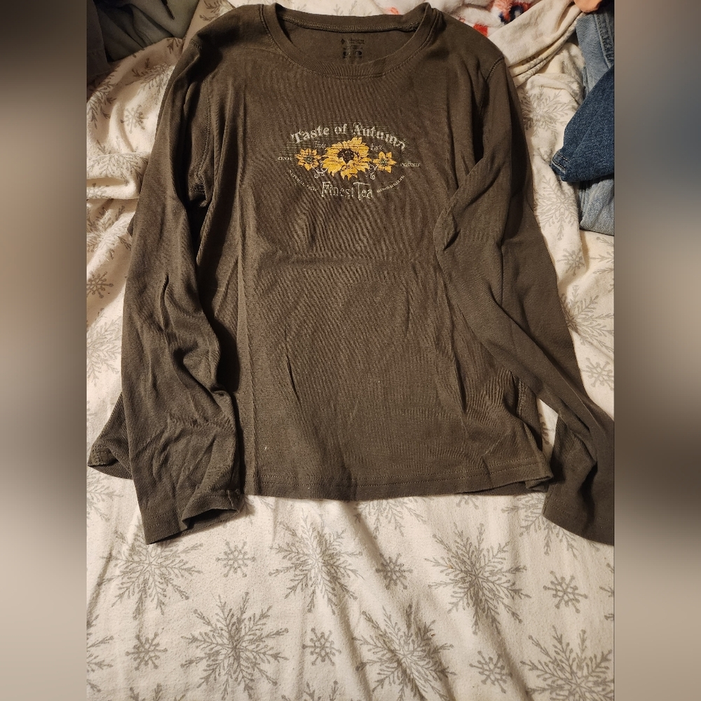 Columbia Green Long Sleeve Tee with Graphic Design